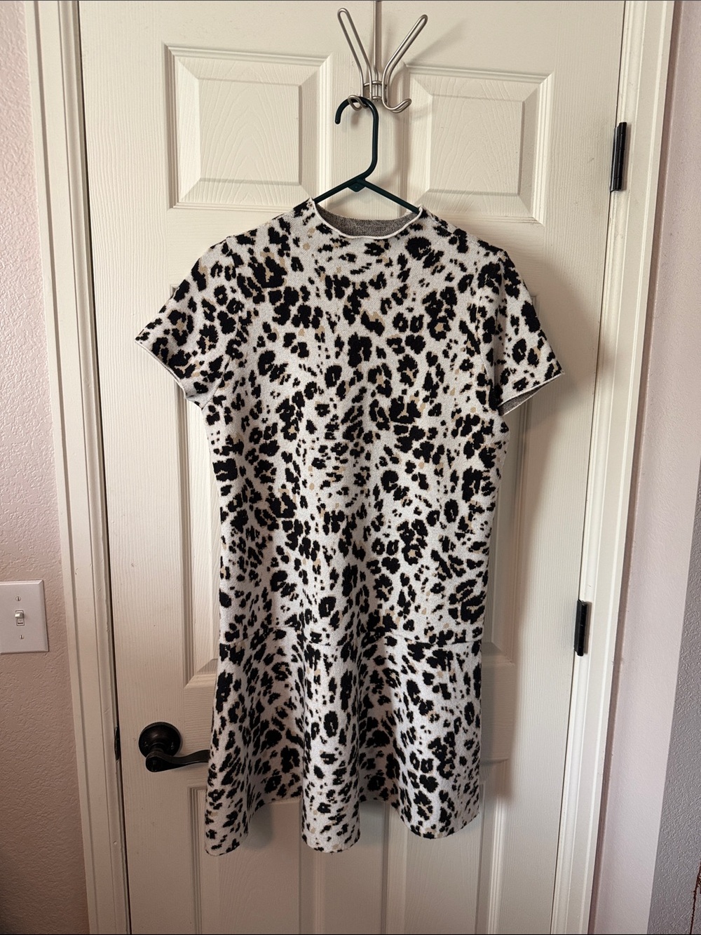 Leopard Print Short Sleeve Midi Dress in Black and White